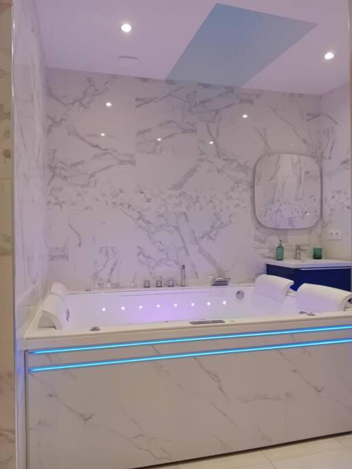 Maison Avec Jacuzzi - Louvres Proche Roissy Cdg - Paris Exterior foto
